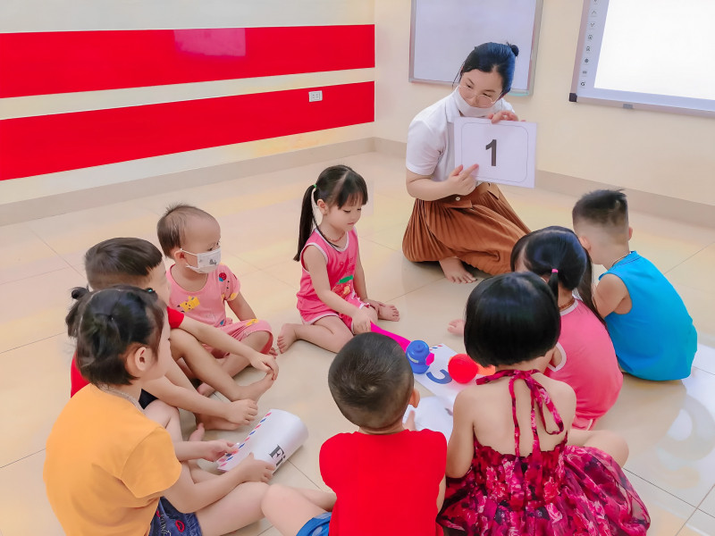 Không khí học tập vui vẻ tại Trung tâm ngoại ngữ Doraemon Phổ Yên