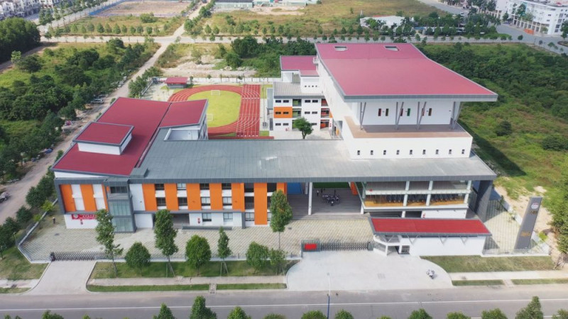 Trường Quốc Tế Việt Hoa (VHIS) là trường liên cấp bậc mầm non và tiểu học tại Bình Dương, sở hữu tòa nhà trường học mới lạ và được trang bị tối ưu