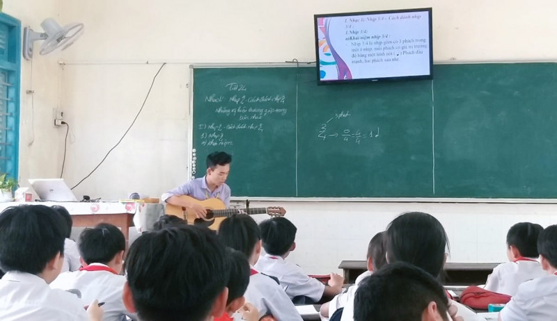 Giờ học âm nhạc tại Trường THCS Nguyễn Trãi