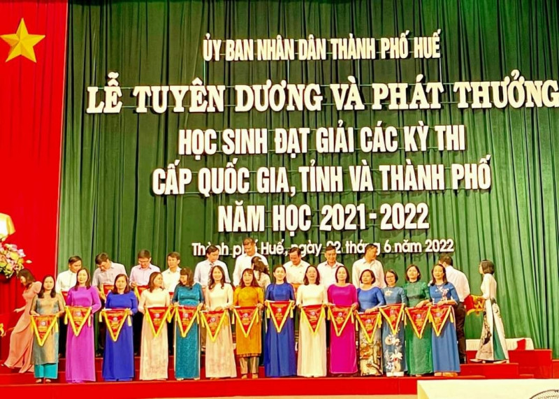 Trường THCS Phan Sào Nam