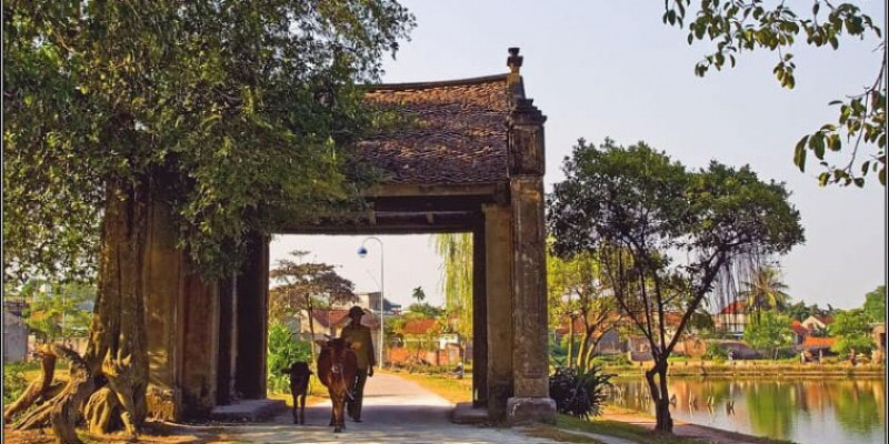 Cổng làng Mông Phụ - Đường Lâm