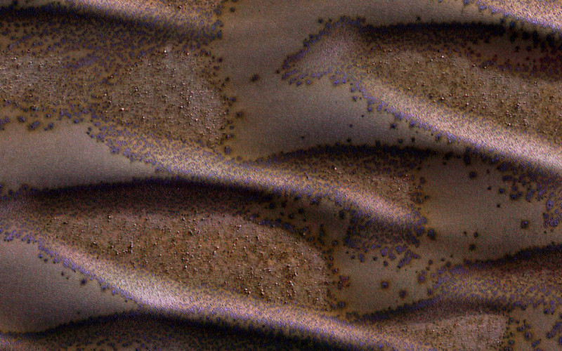 Những đụn cát cao khổng lồ trên sao Hỏa