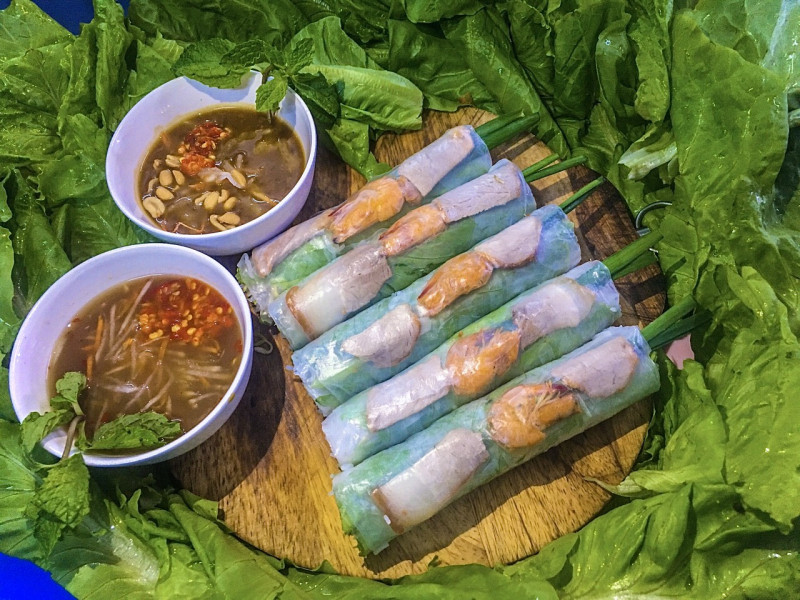 Rina - Bánh Khoái, Bún Thịt Nướng & Nem Lụi