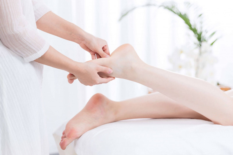 Massage chân giúp ngủ ngon hơn