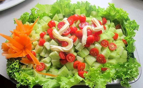 Salad dưa chuột xà lách