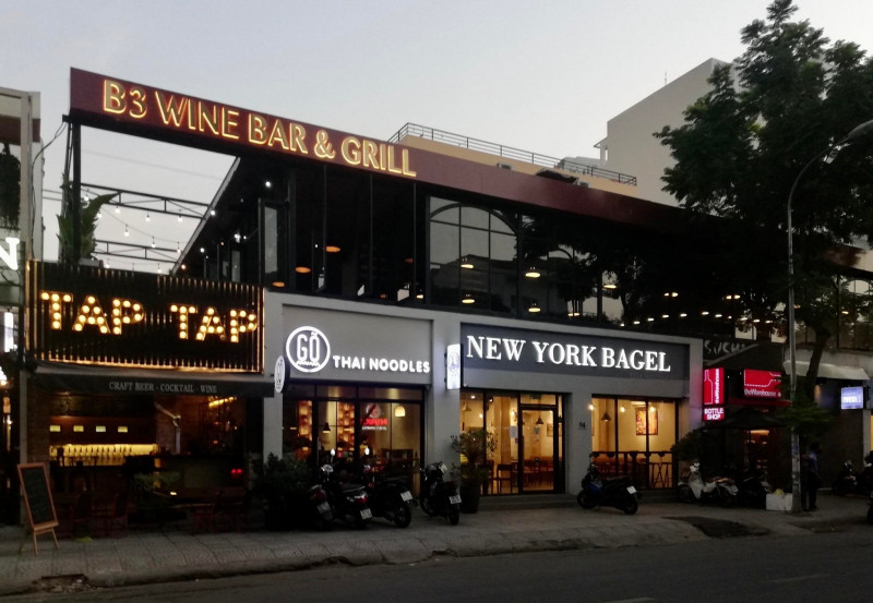 B3 Wine Bar & Grill