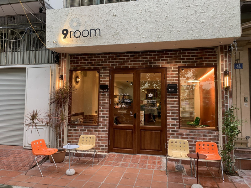 9room Cafe