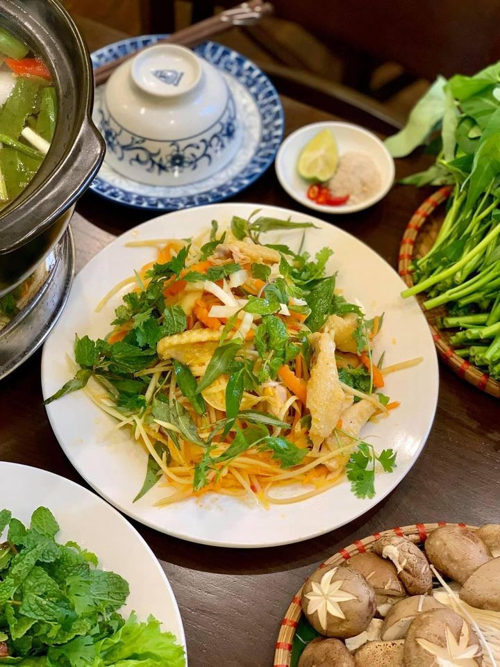 Cơm gà Hội An - Ngõ 34 Nguyên Hồng, Hà Nội