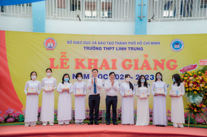 Lễ khai giảng Trường THPT Linh Trung